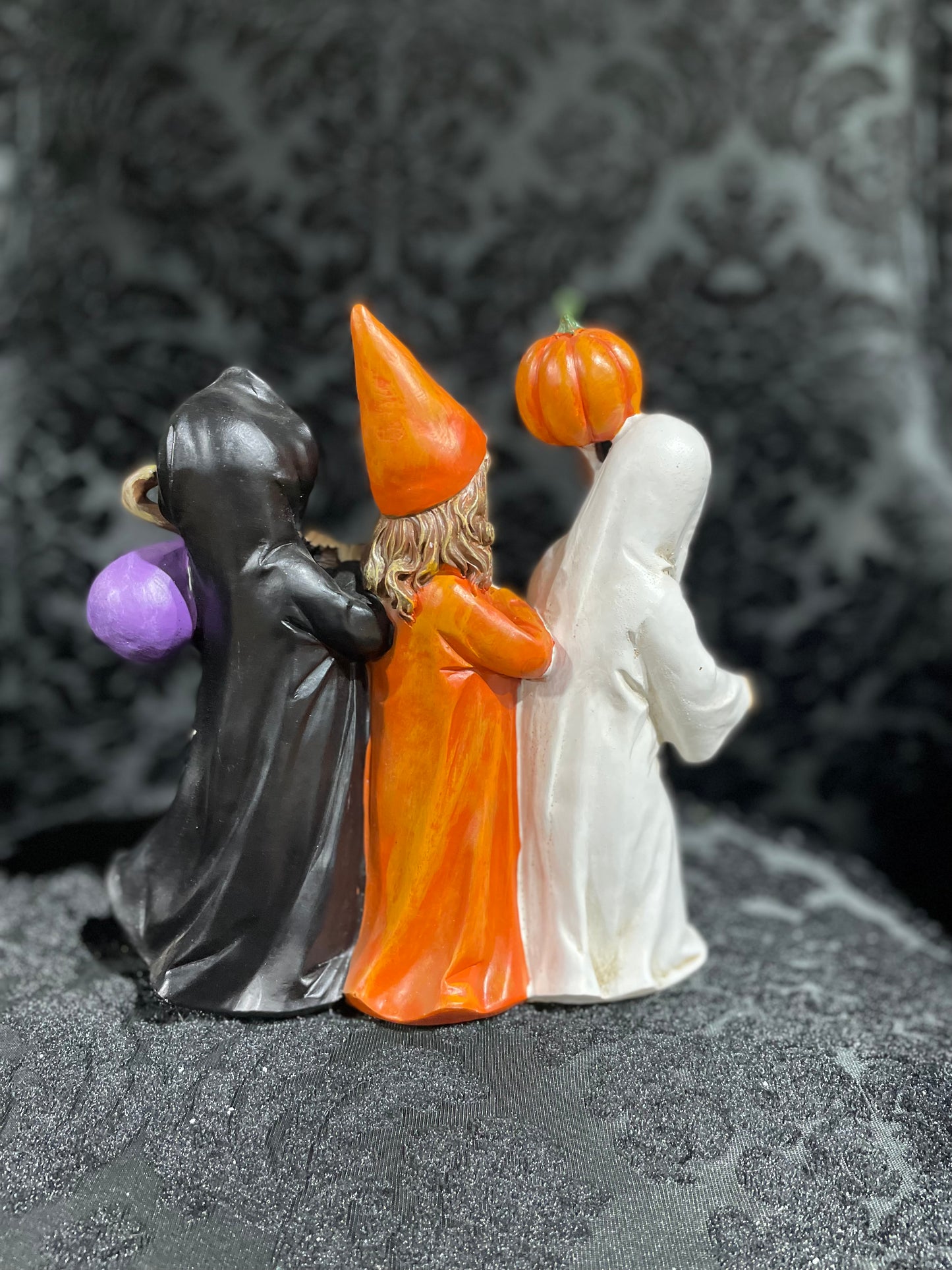 HALLOWEEN FIGURINE