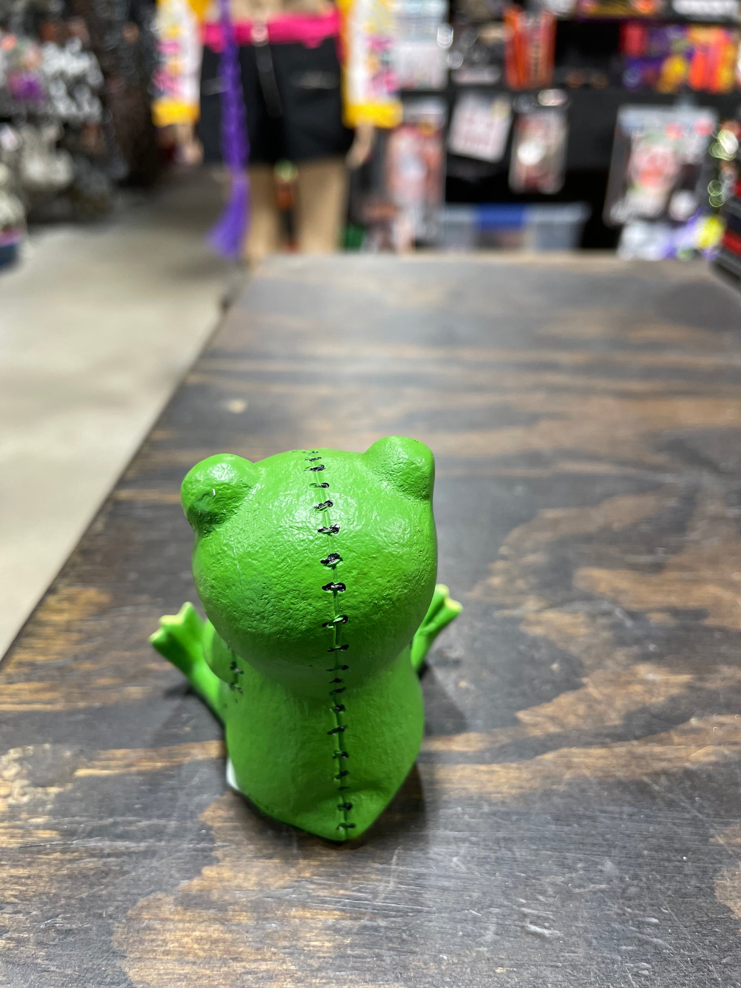 FURRYBONE FROGGIE FIGURINE