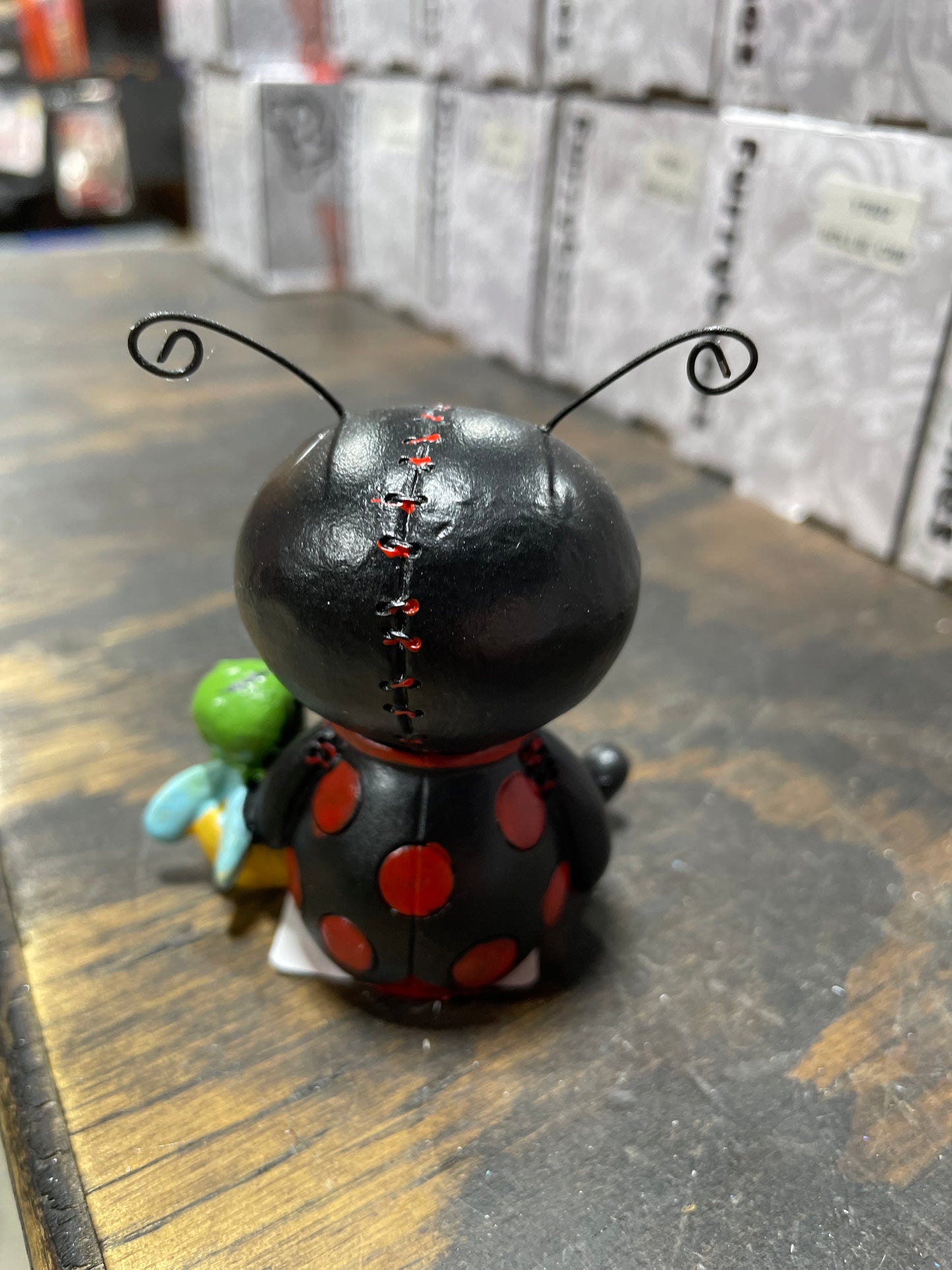 FURRYBONE DOTS FIGURINE