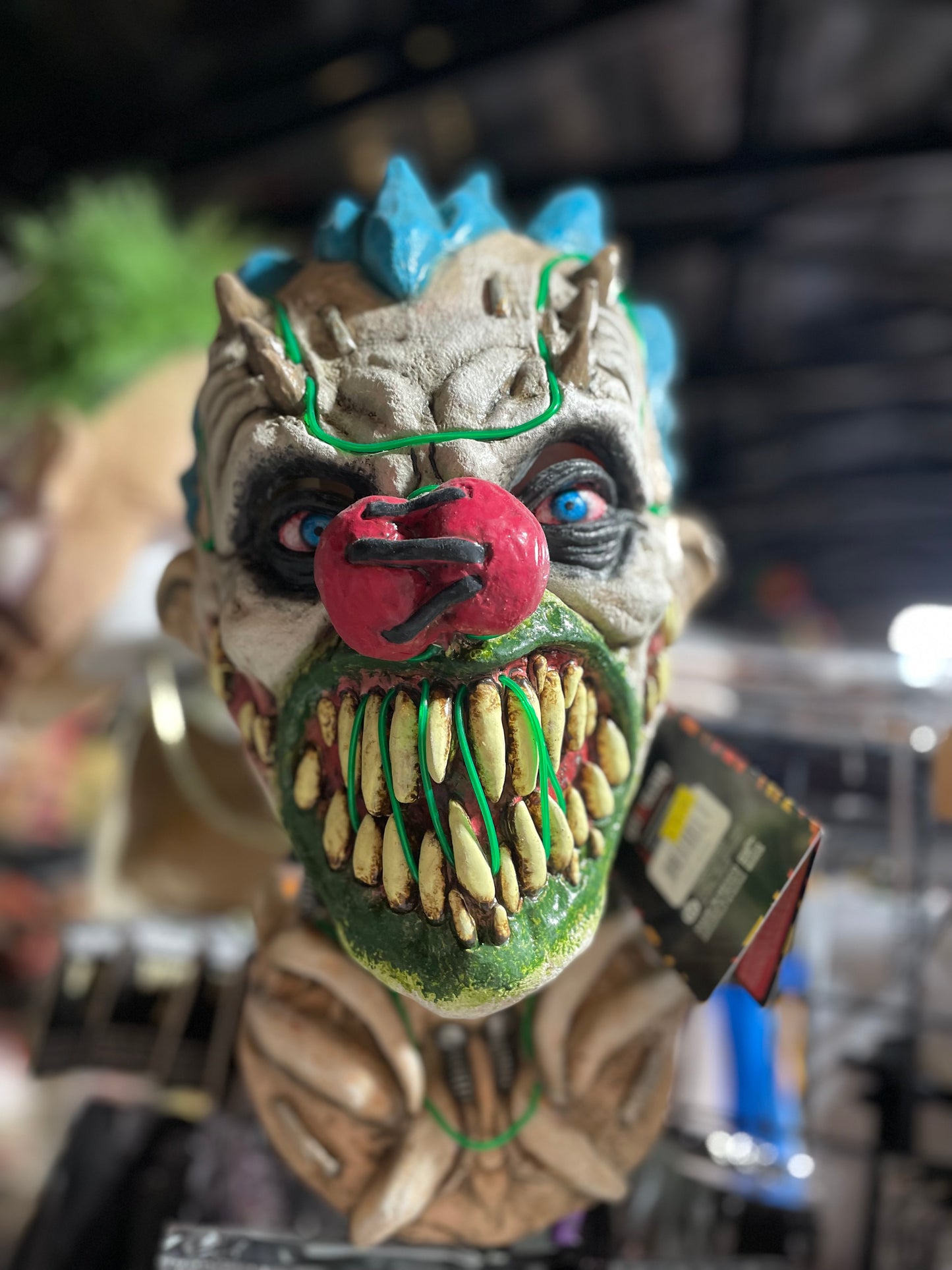 CLOWN SPIKES MASK