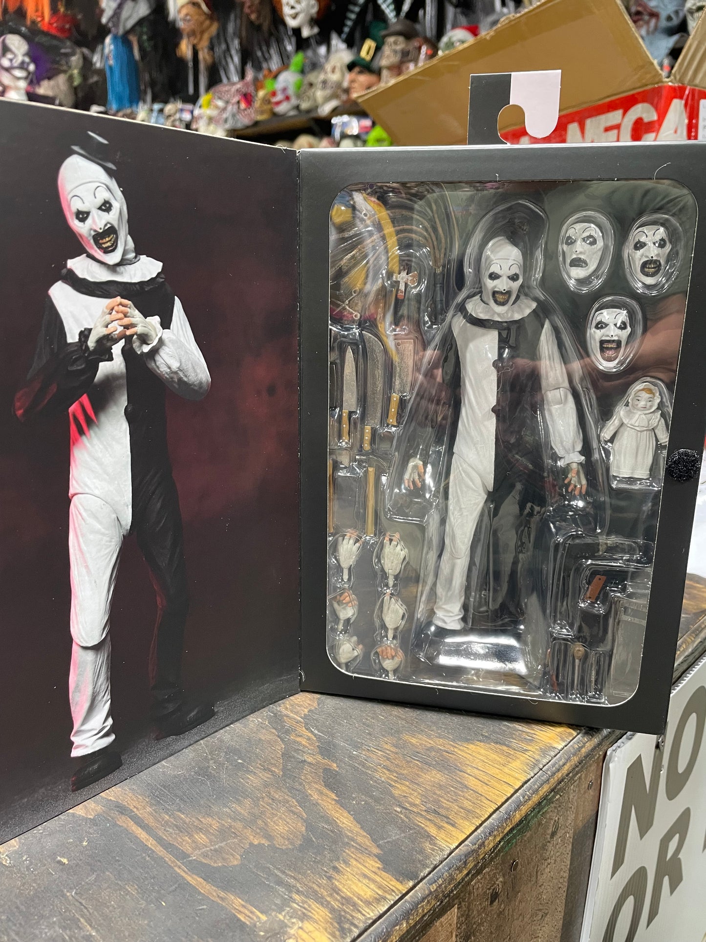 TERRIFIER ACTION FIGURE