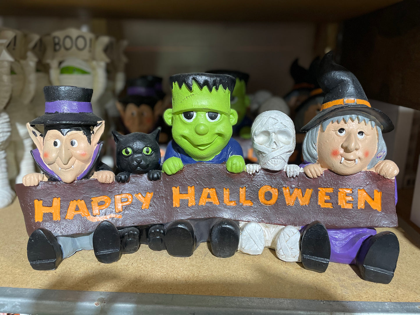 HAPPY HALLOWEEN FIGURINE