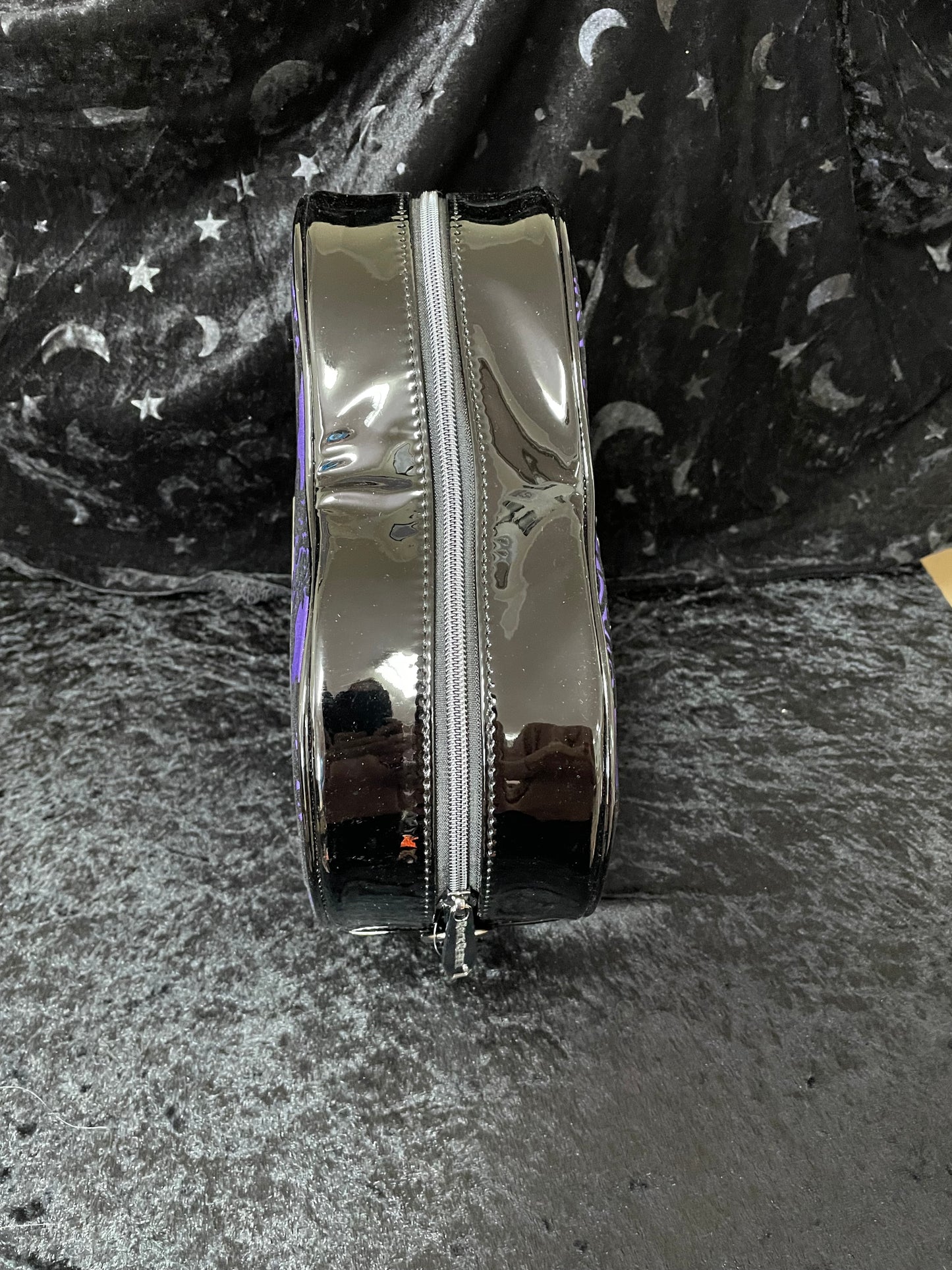 Rock Rebel Damask Heart Shoulderbag in Violet