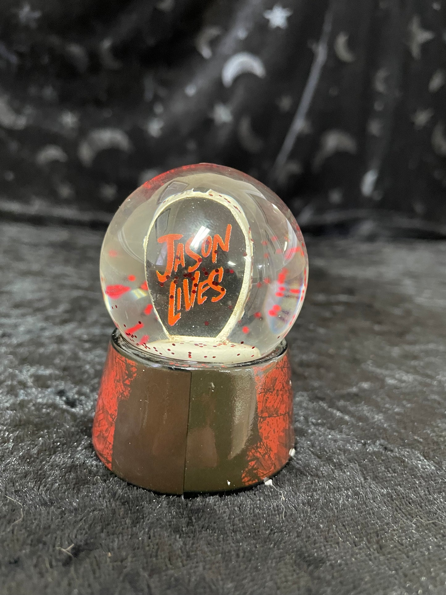 Friday The 13th Jason Voorhees Camp Crystal Lake Mini Snow Globe