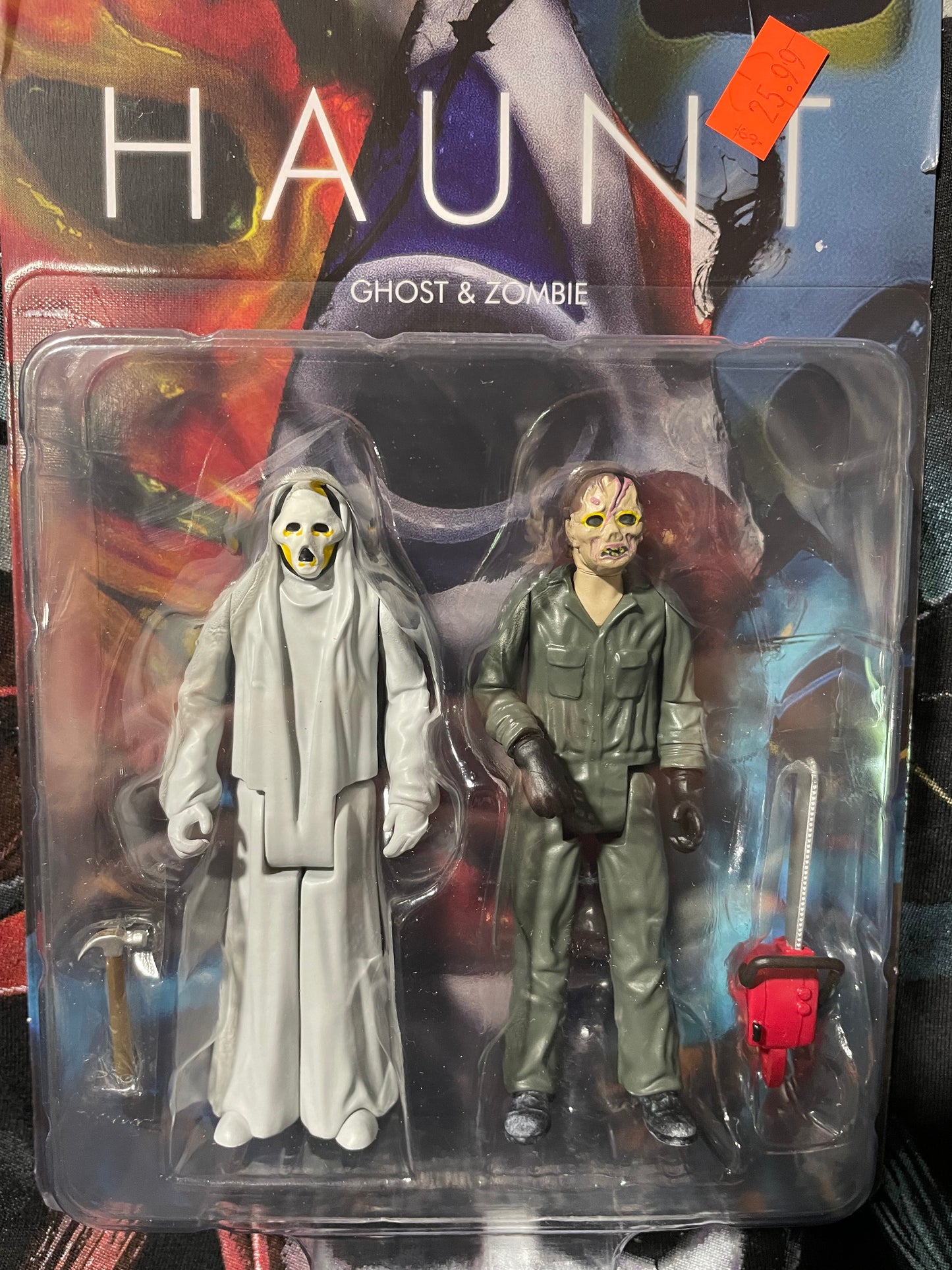 HAUNT ACTION FIGURINE (GHOST AND ZOMBIE )