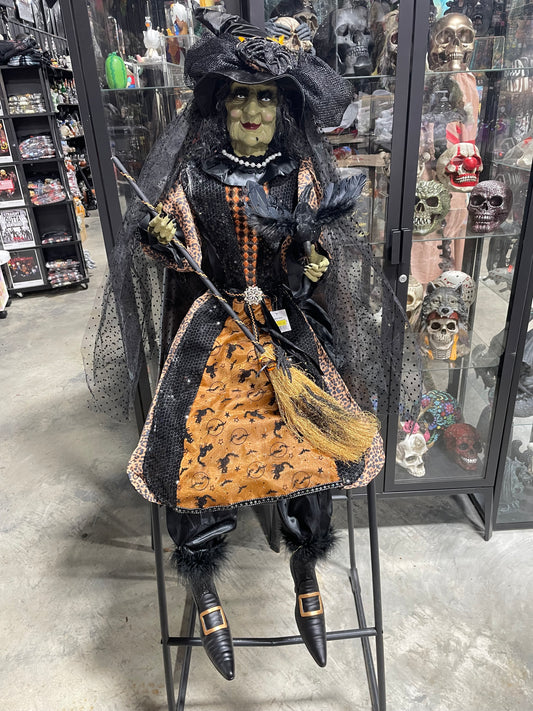 HALLOWEEN SITTING WITCH FIGURINE