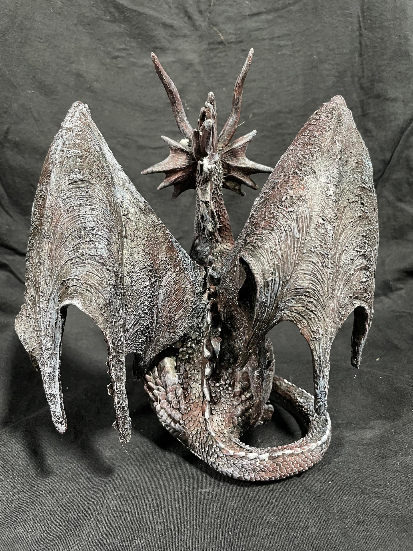 CHECKMATE DRAGON FIGURINE
