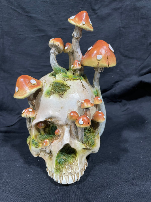 MUSHROOM SKULL FIGURINE