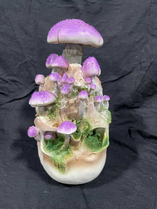 SKULL W/ PURPLE MUSHROOMS FIGURINE