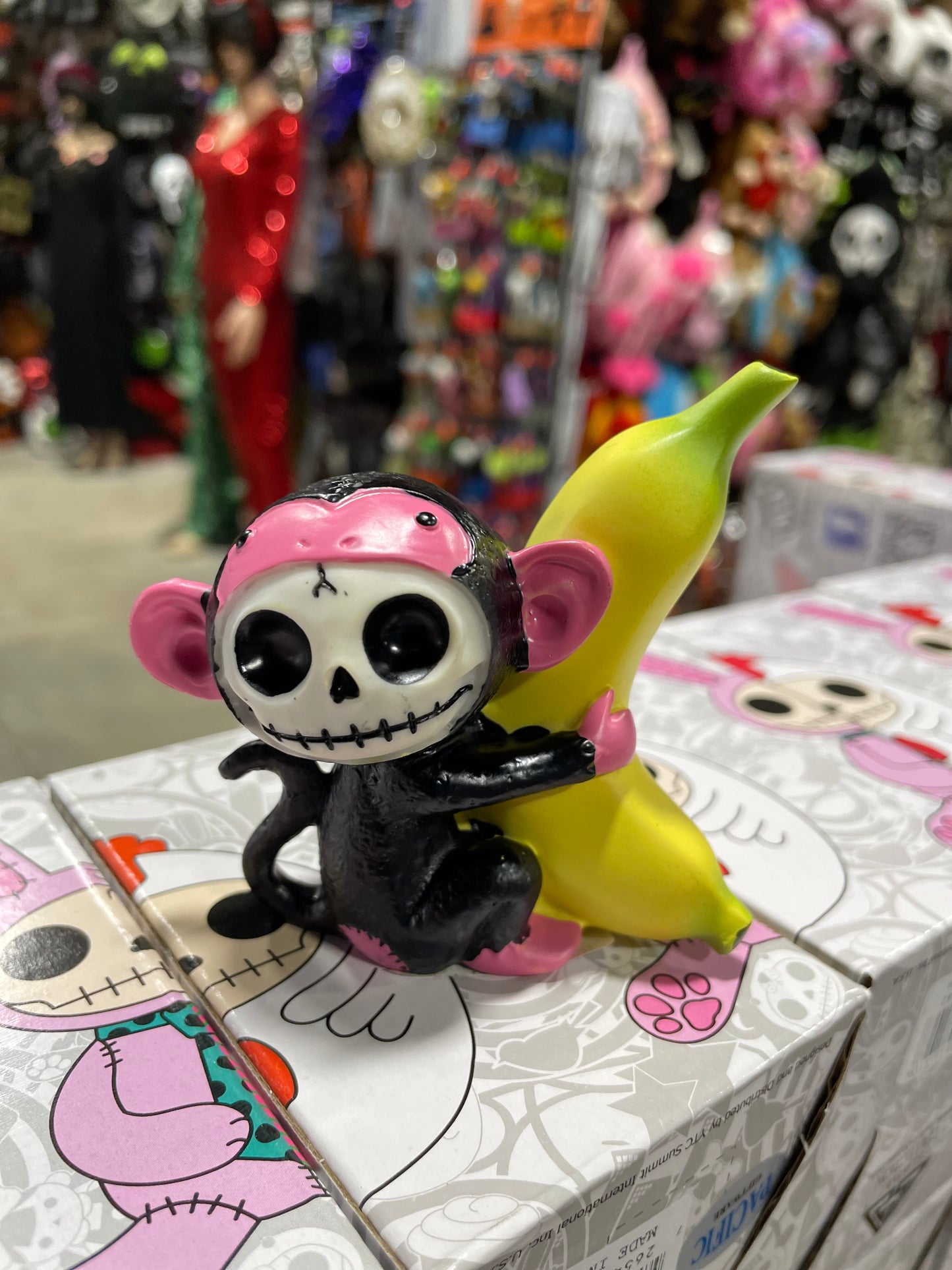 FURRYBONE BLACK MUNKY FIGURINE