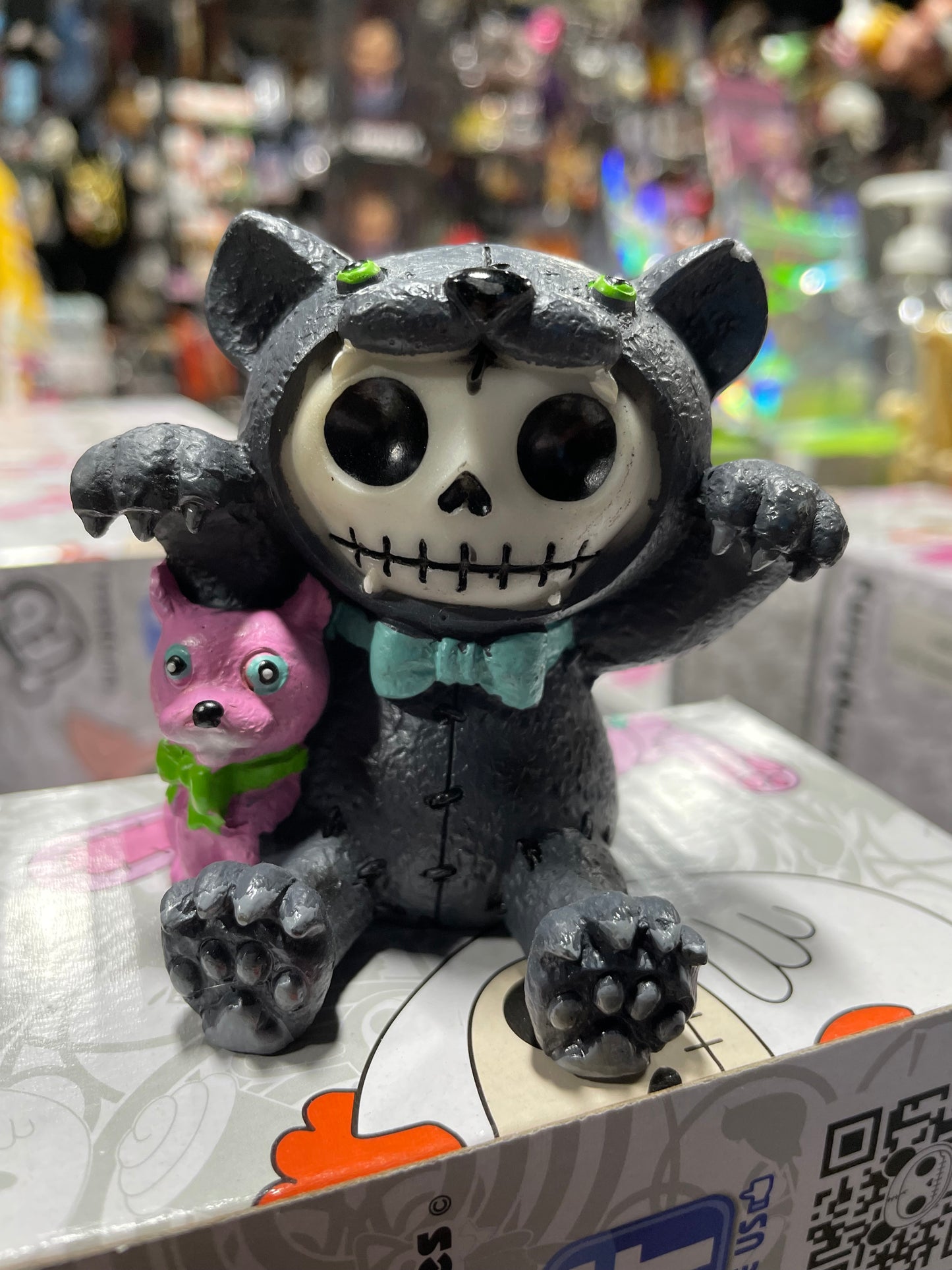 FURRYBONE BASHEERA  FIGURINE