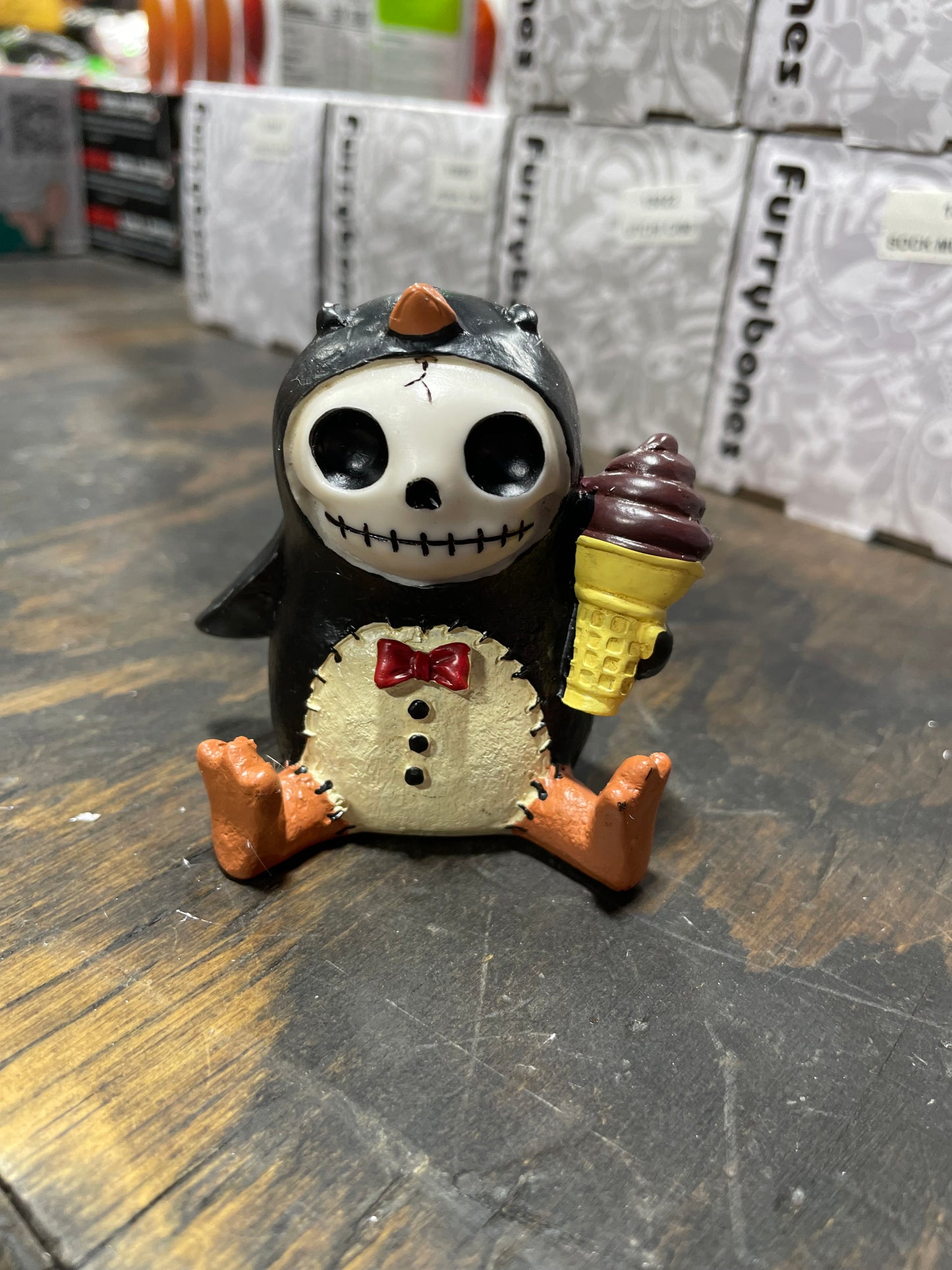 FURRYBONE PEN-PEN FIGURINE