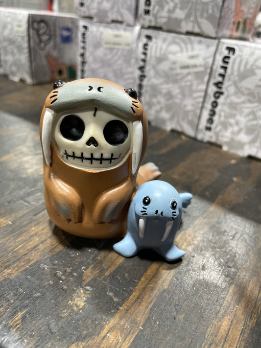 FURRYBONE UTCHI FIGURINE