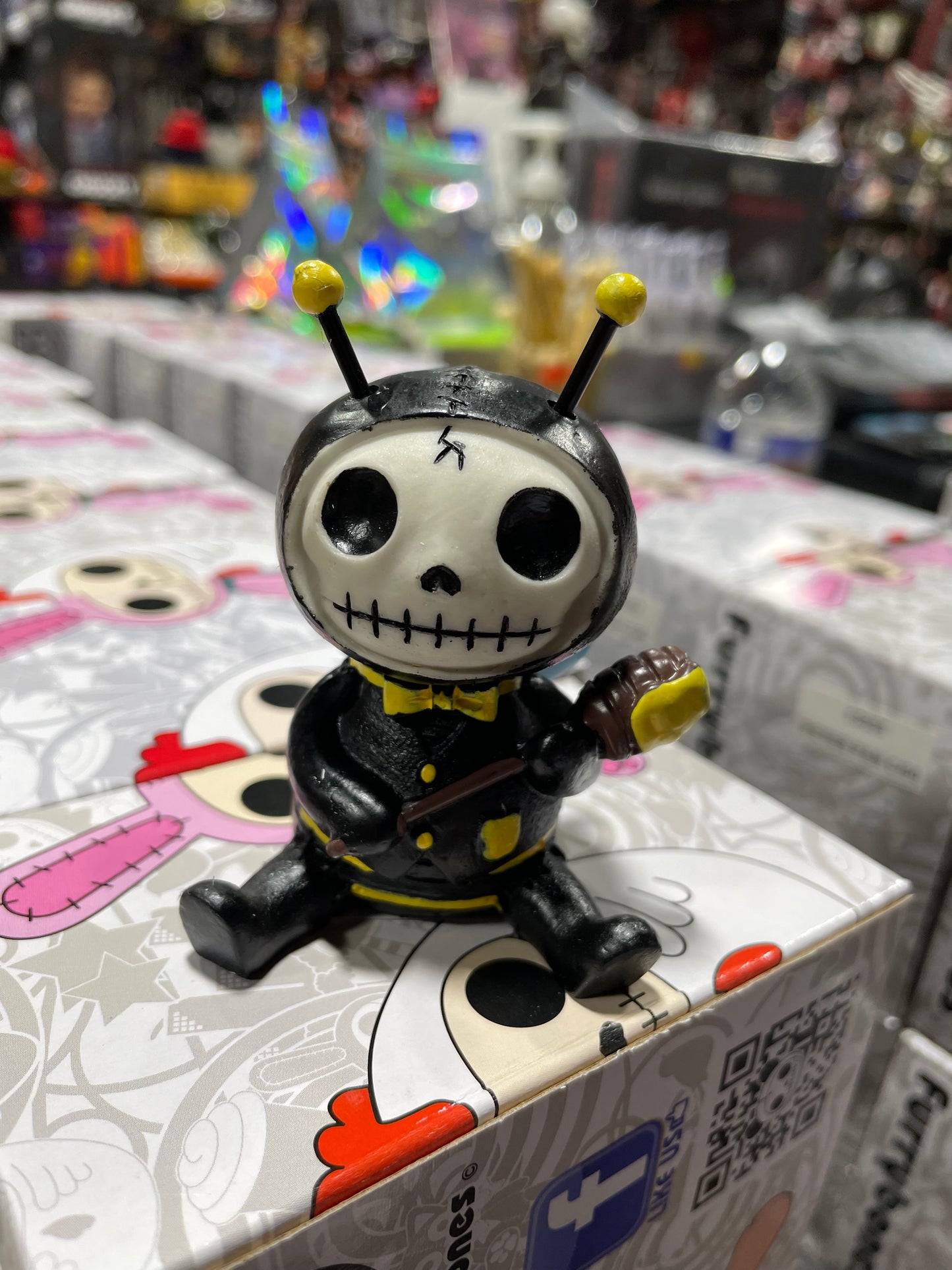 FURRYBONE BUMBLE BEE BUZZ FIGURINE