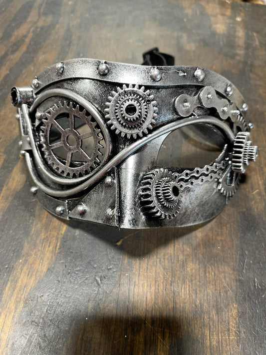 SILVER TUBED STEAMPUNK GAS MASK