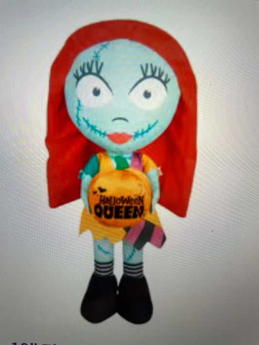 HALLOWEEN GREETER SALLY W/ PUMPKIN